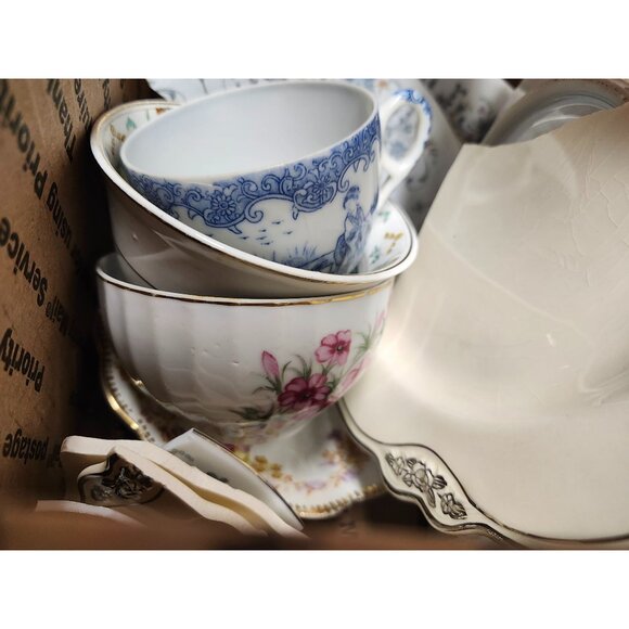 4 lbs 9 oz Box Grab Bag Porcelain Fine China Mosaic Supplies Broken Chipped Art - Picture 2 of 7